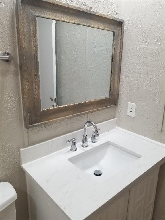 Building Photo - 8002 Knightwood Forest Dr