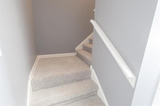 Building Photo - 3430 Roxee Run Cv