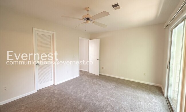 Building Photo - Charming Townhome with 2Beds/2Baths/Private Patio/ Fenced Yard/ Available Now!
