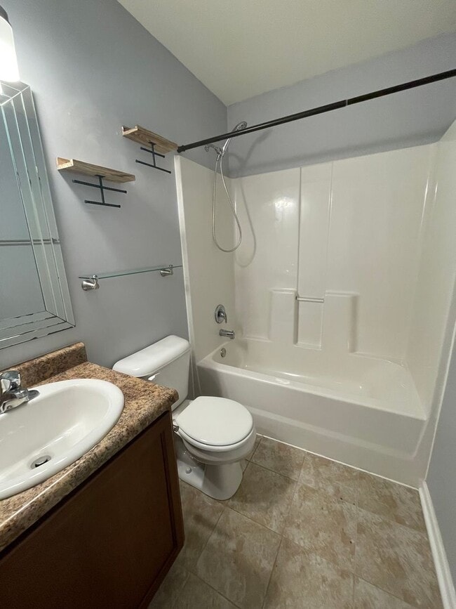 Building Photo - Gorgeous Three Bedroom Single-Family Home