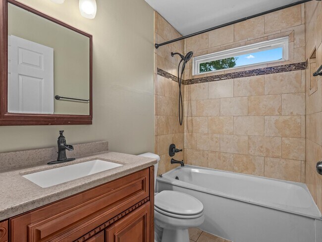 Building Photo - 163 Sugar Plum Dr