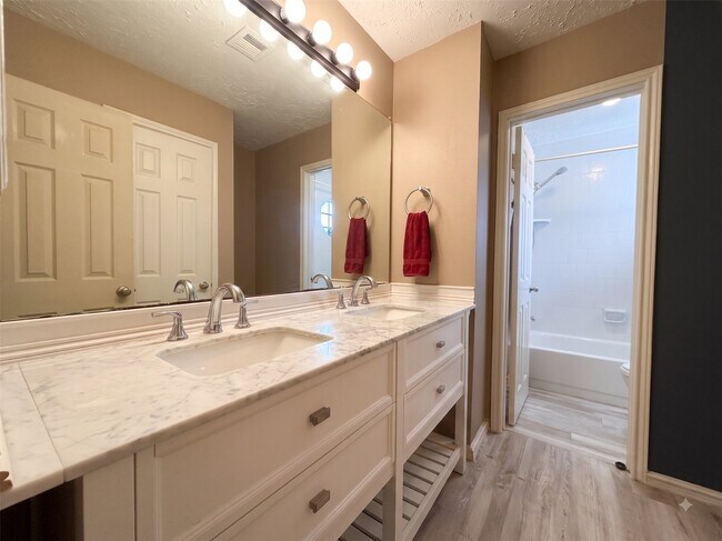 Building Photo - 3507 Santa Rosa Ln