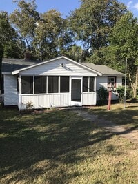 Building Photo - 2 Bed, 1 Bath House