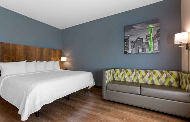 Building Photo - Furnished Studio-Chandler
