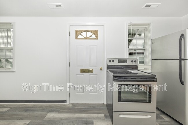 Building Photo - 796 Frederick St