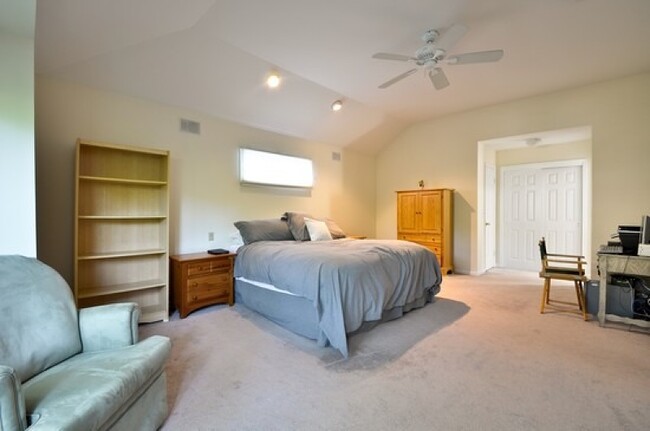 Building Photo - 228 Clarken Dr