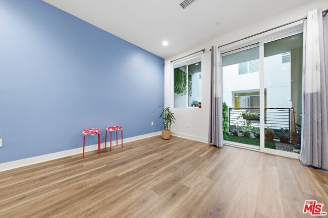 Building Photo - 807 Jade Pl.