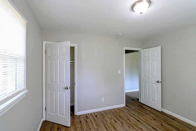 Building Photo - 3 Bedroom; 1 Bath; Ranch Home