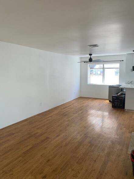 Building Photo - 1101 Laveta Terrace