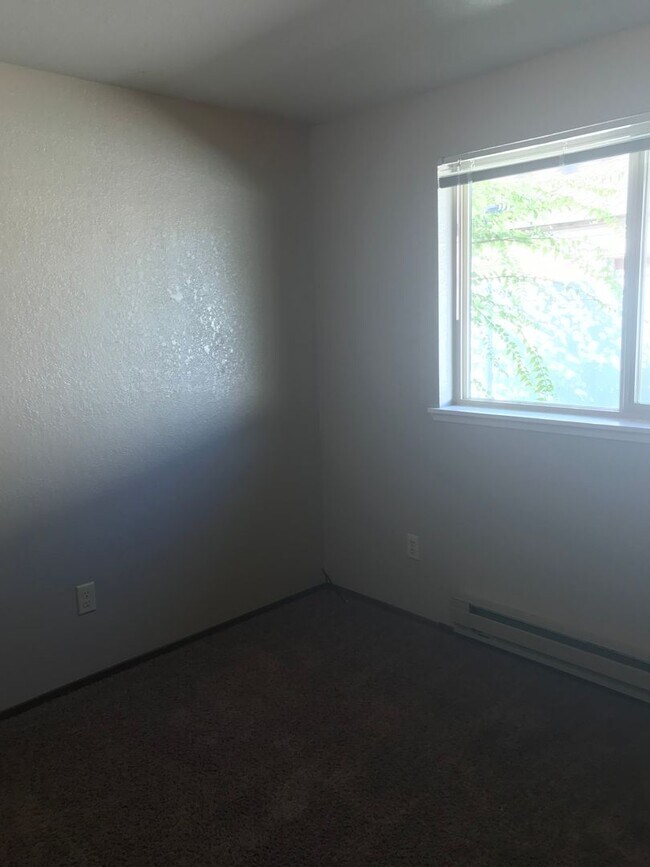 Building Photo - 804Frem