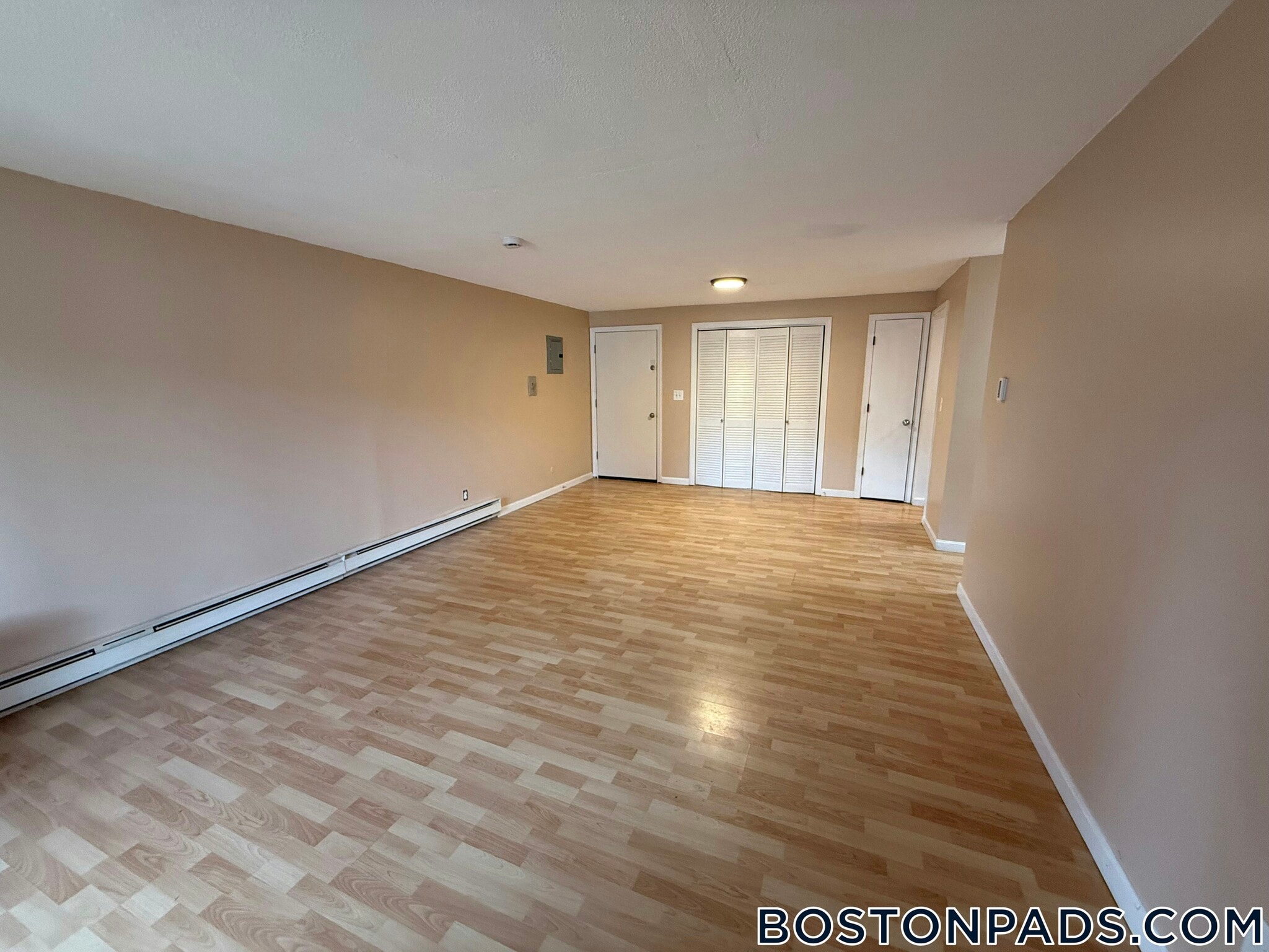 Building Photo - 180 Main St