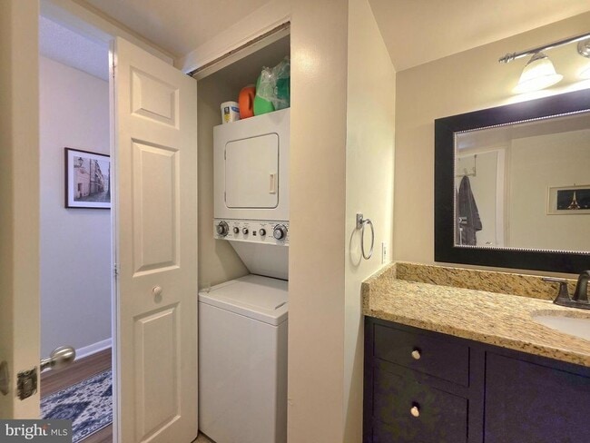 Building Photo - 5505 Seminary Rd