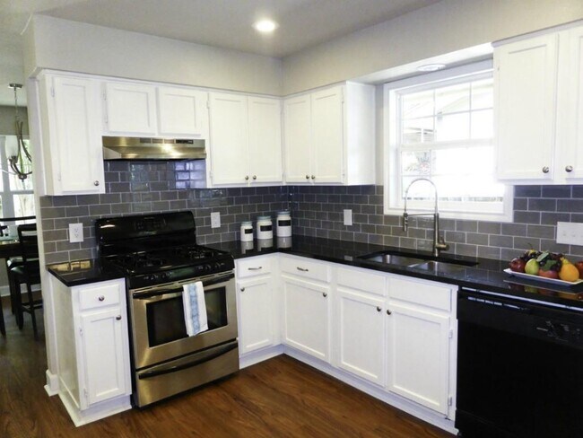 Building Photo - 13169 Mill Stone Dr