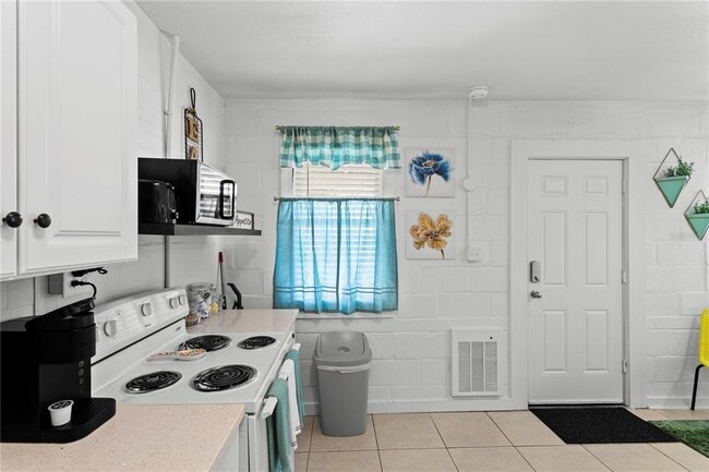 Building Photo - 1305 S 26th St