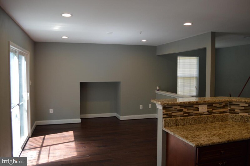 Building Photo - 4402 Birchtree Ln