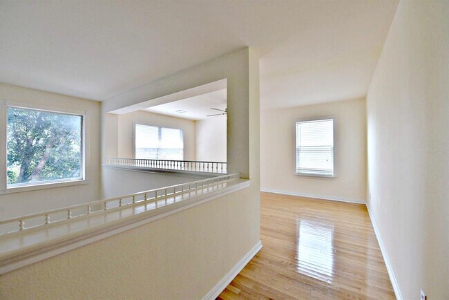 Building Photo - 4220 N Summercrest Loop