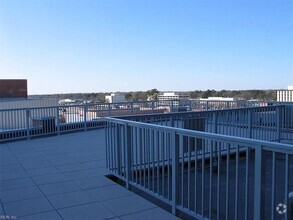 Building Photo - Loft Living at Town Center in Virginia Beach!