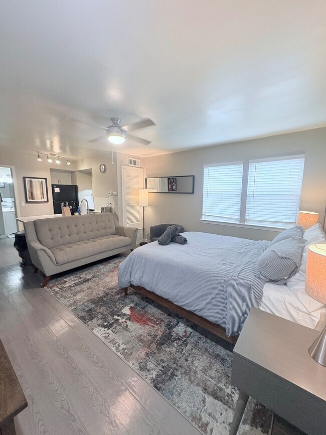 Building Photo - 6705 Great Northern Blvd