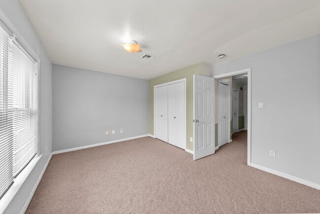 Building Photo - 311 10th St