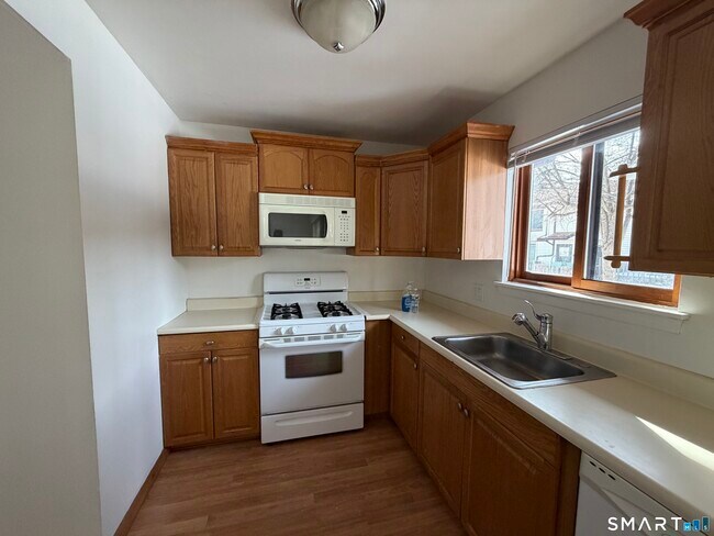 Building Photo - 155 Cottonwood Rd