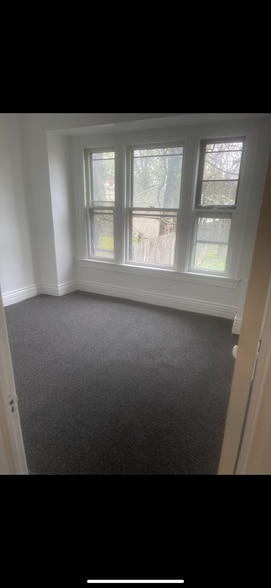 Building Photo - 15 Florence Ave