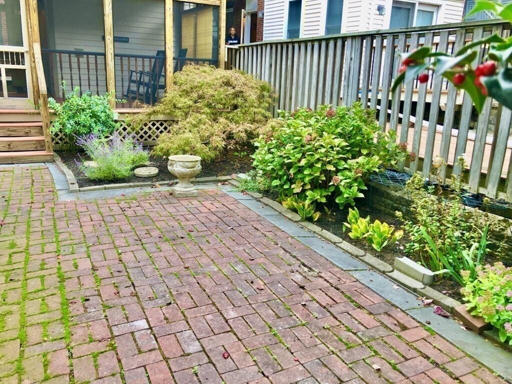 Building Photo - 7 Auburn St