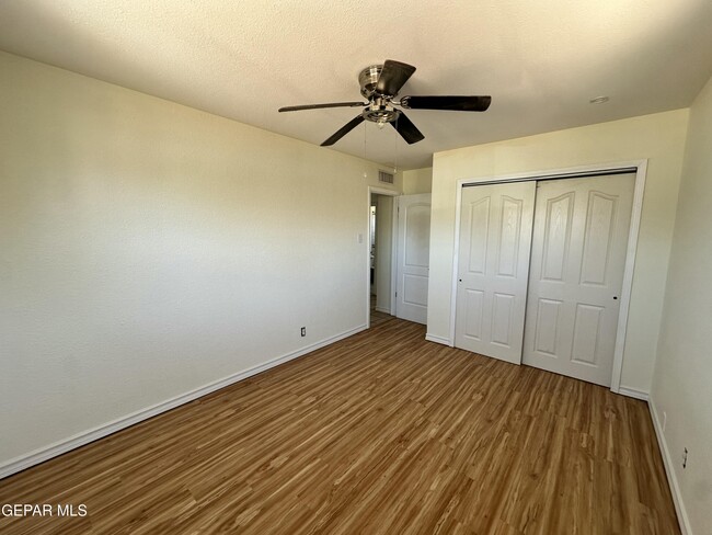 Building Photo - 10336 Windsor Dr