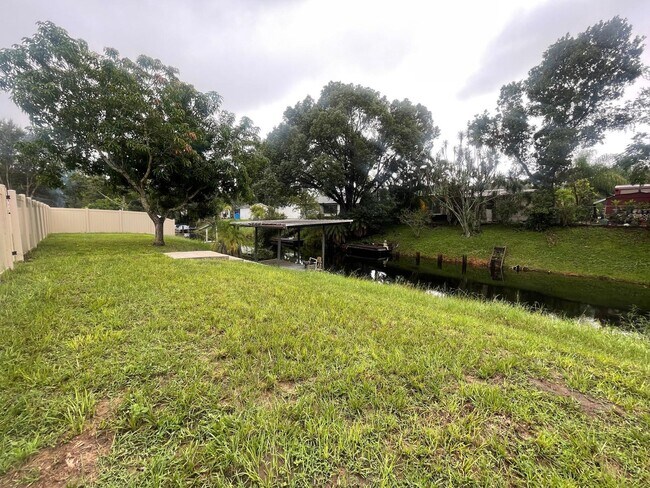 Building Photo - 5024 Marina Dr