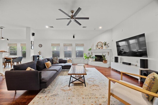 Building Photo - 15609 Royal Dublin Dr
