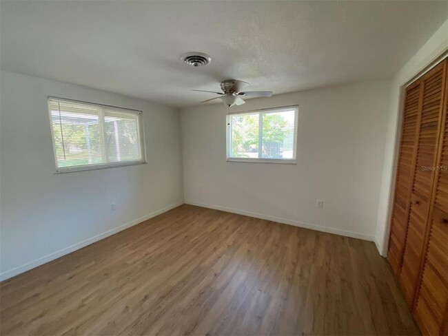 Building Photo - 1835 Neptune Dr