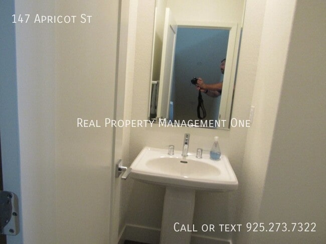 Building Photo - 147 Apricot St