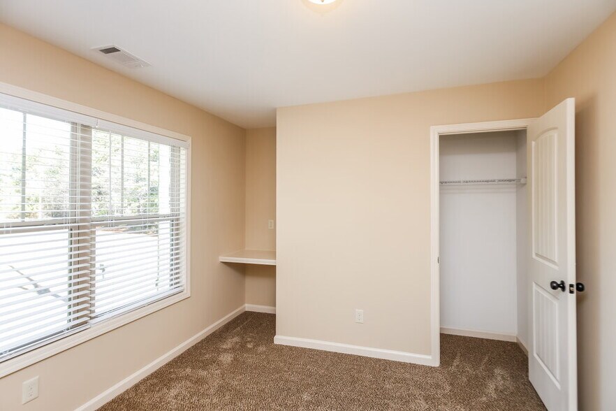 Building Photo - 981 West Ave