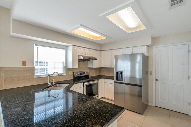 Building Photo - 5014 Sterling Manor Dr