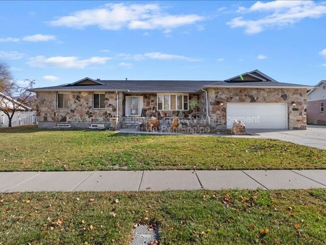 Primary Photo - 6837 Creekcove Way