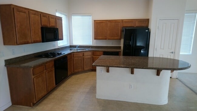 Building Photo - 2024 Hollywell St