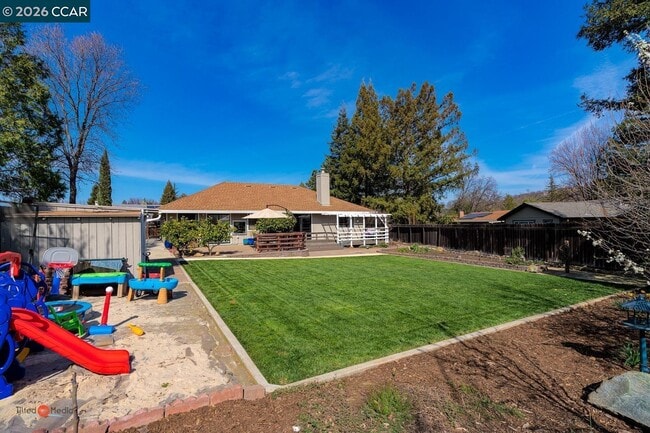 Building Photo - 2904 Canterbury Cir