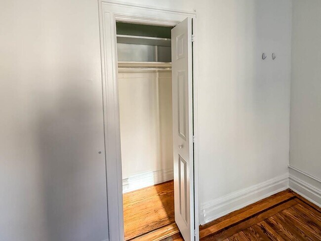 Building Photo - 36 Duncan Ave