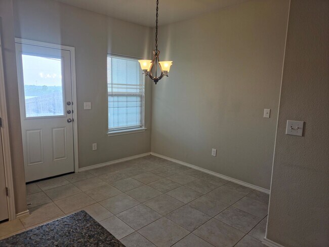 Building Photo - 138-140 Dodge Rd