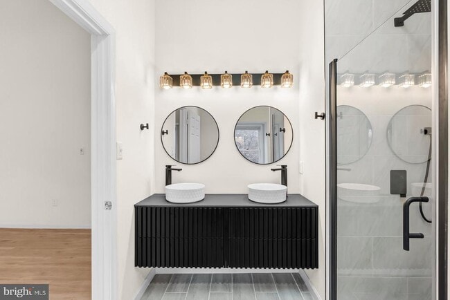 Building Photo - 13920 Baton Rouge Ct