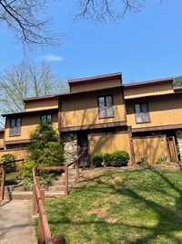 Building Photo - Great Arden Location - 2 Bed, 1.5 Bath Condo - Available Now!