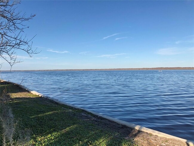 Building Photo - 1079 NW 7th Blvd