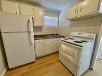 Building Photo - Charming 2 bedroom apartment for rent in L...