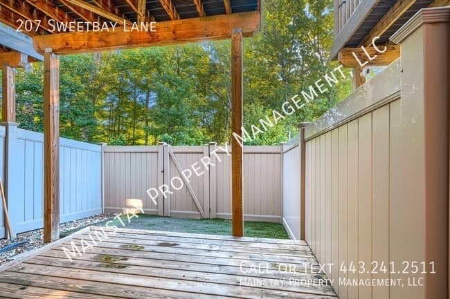 Building Photo - 207 Sweetbay Ln