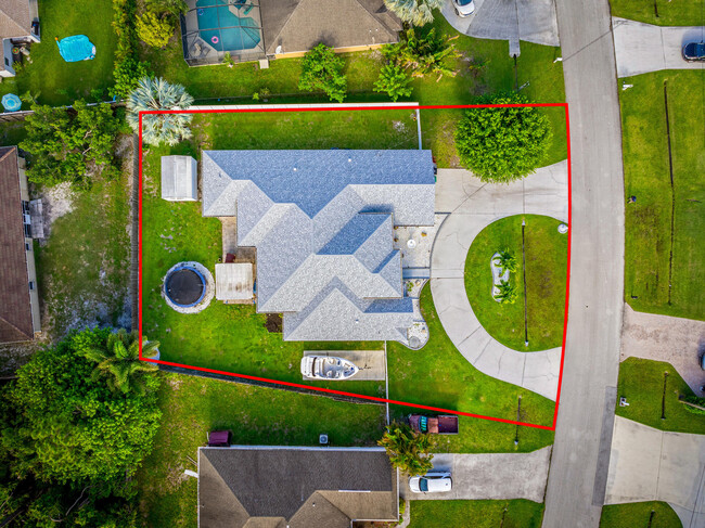 Building Photo - 5918 NW Hann Dr