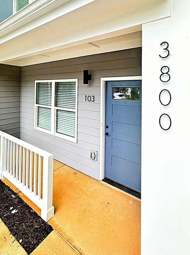 Building Photo - New Construction townhome near NC State