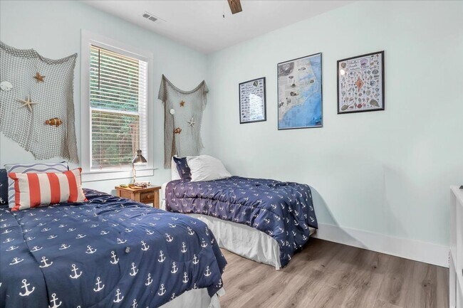 Building Photo - 302 Deer Trail