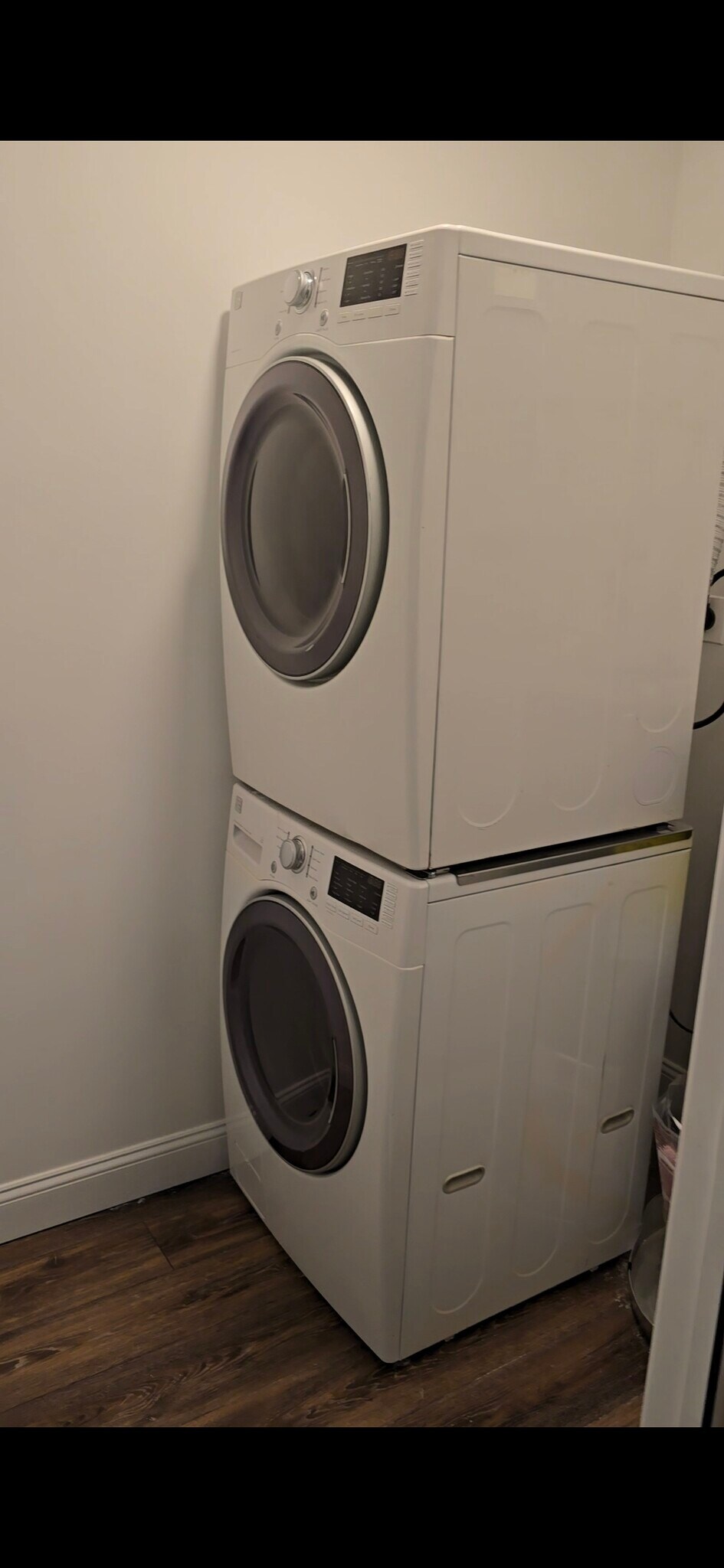 Building Photo - 2-4 Pearl St