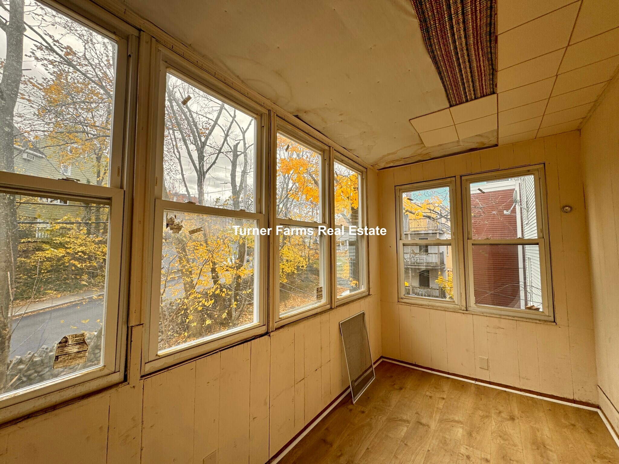 Building Photo - 144 Hillside St