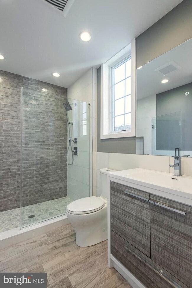 Building Photo - 1340 S 13th St