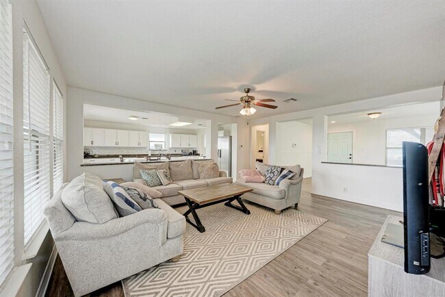 Primary Photo - 103 Salerno Dr